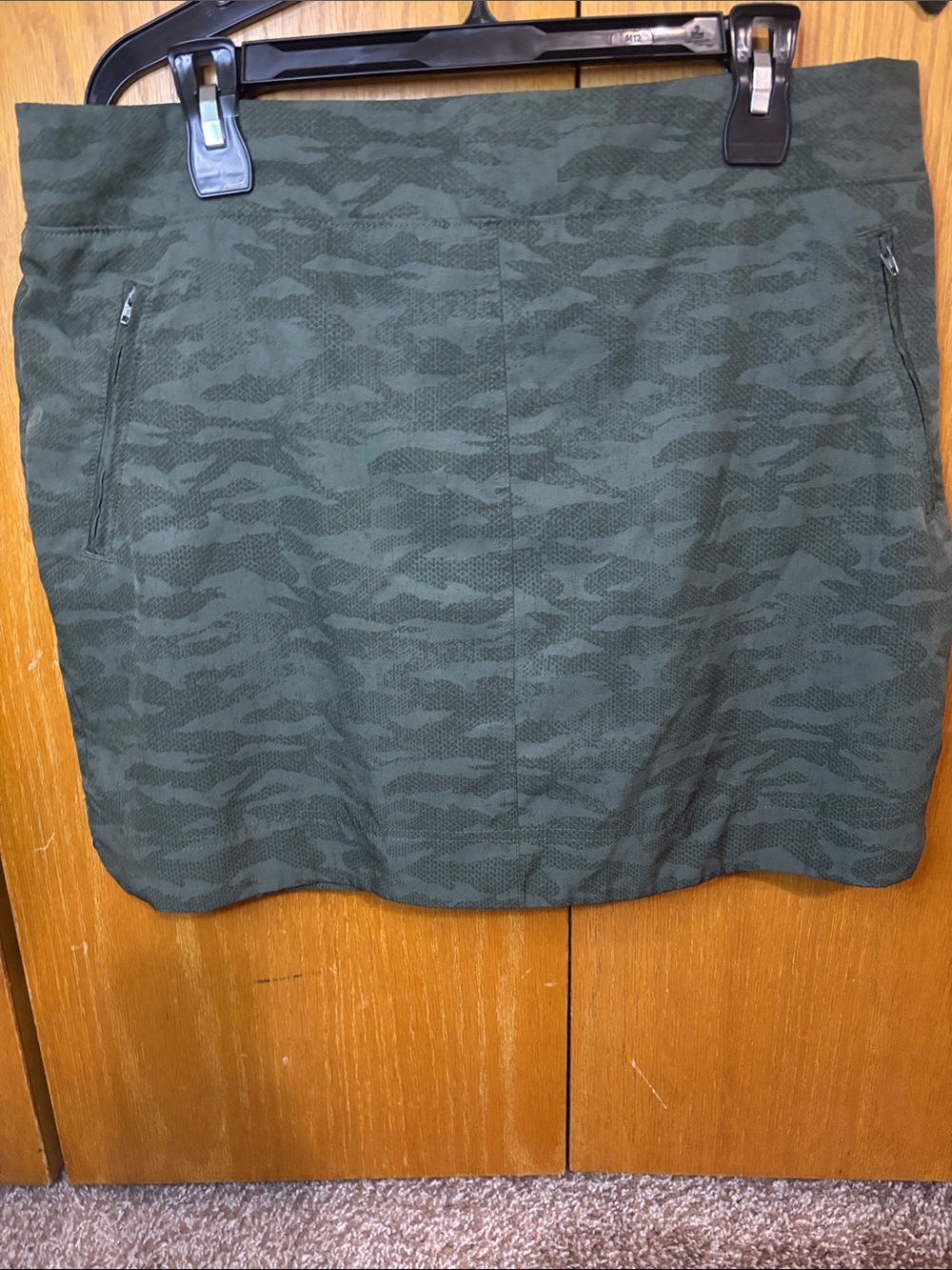 Orvis .mini skirt size large.It’s like a new skirt